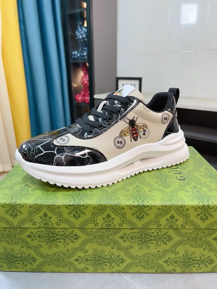 Men's shoes 💰440🌹🌹GUCCI [Gucci] New high-end brand of men's shoes, the latest fashionable casual men's shoes, trendy and versatile style, relaxed and sporty style, uppers imported from Italy, first-layer cowhide, genuine leather lining and ultra-fine workmanship. Original personalized fashionable rubber wear-resistant outsole, light and comfortable on the foot, size 38-44